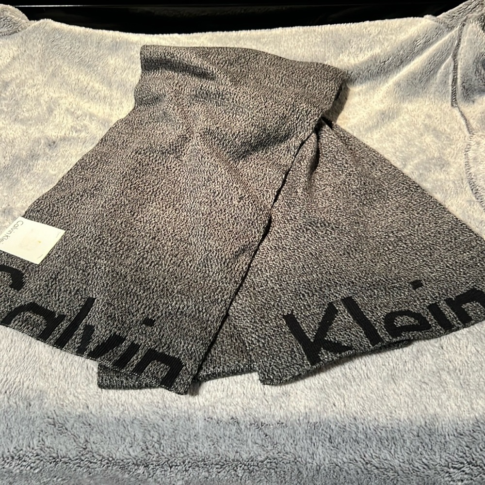 Calvin Klein Scraf